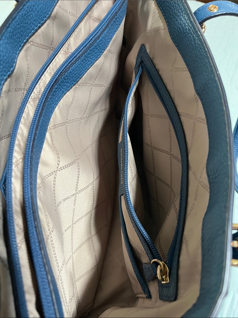 🌾Michael Kors Navy Blue Pebbled Leather Tote - Picture 8 of 10
